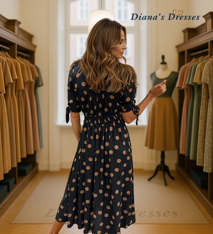 Mia - Dress with plunging V-neck and dots